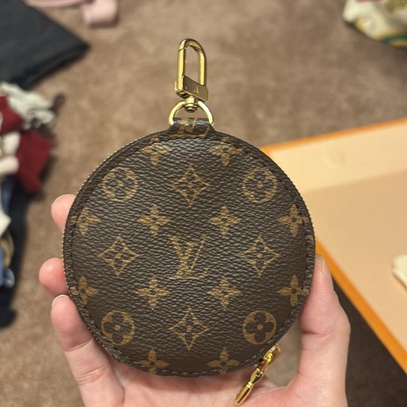 Authentic Louis Vuitton Multi Pochette - Picture 9 of 9